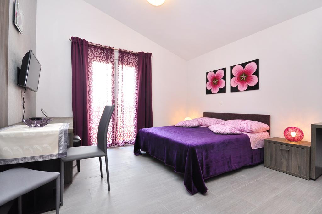 Apartments Zizic Kaštela Стая снимка
