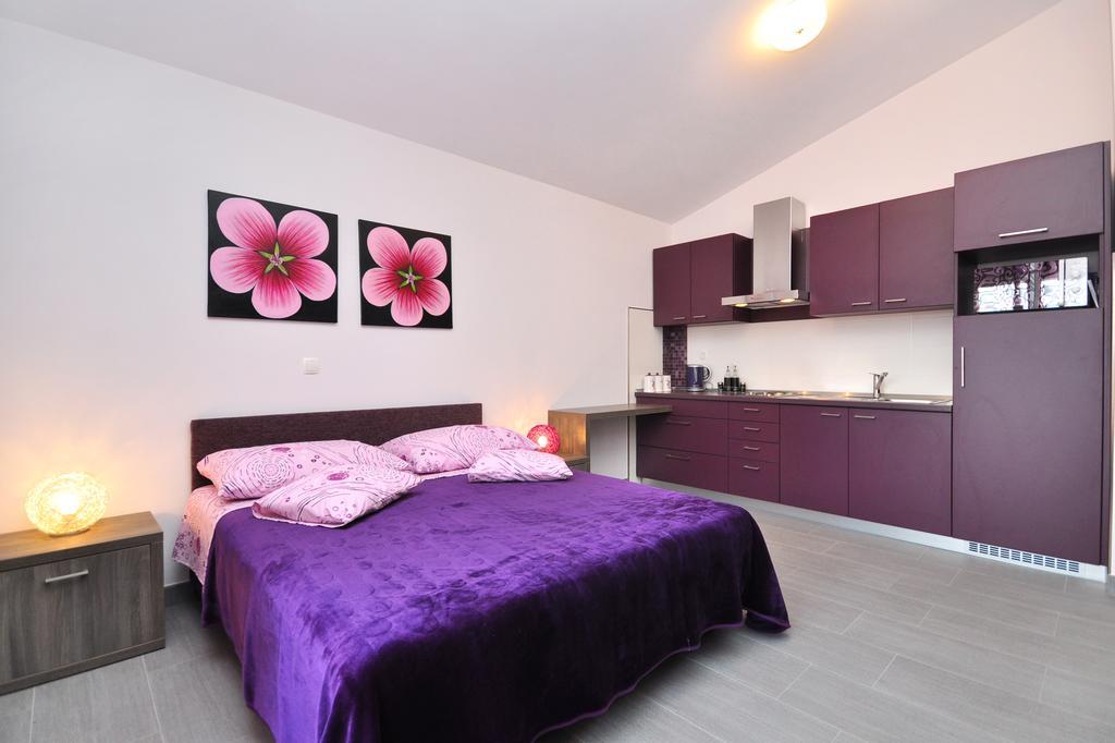 Apartments Zizic Kaštela Стая снимка